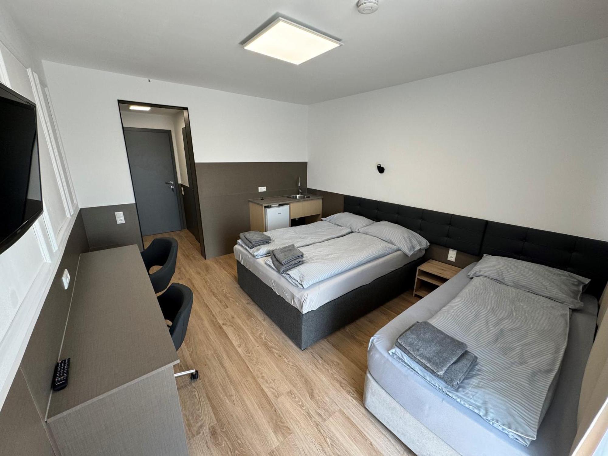 F Hotel 24H Check-In 赫尔兴 外观 照片