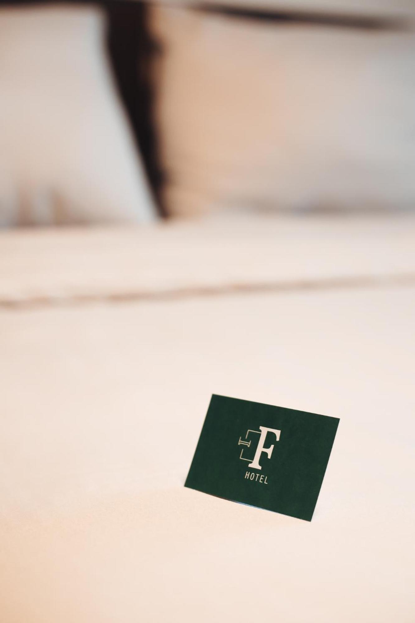F Hotel 24H Check-In 赫尔兴 外观 照片