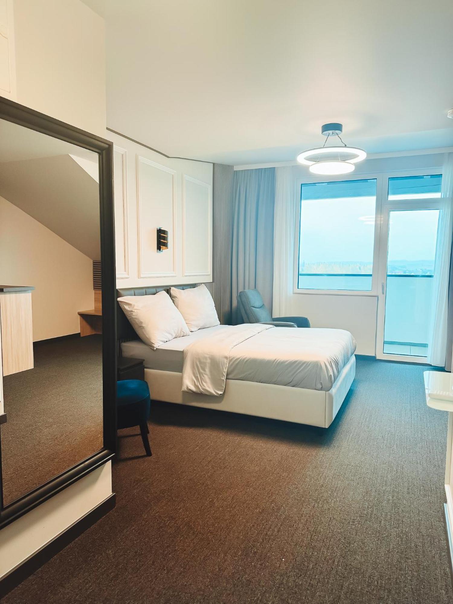F Hotel 24H Check-In 赫尔兴 外观 照片