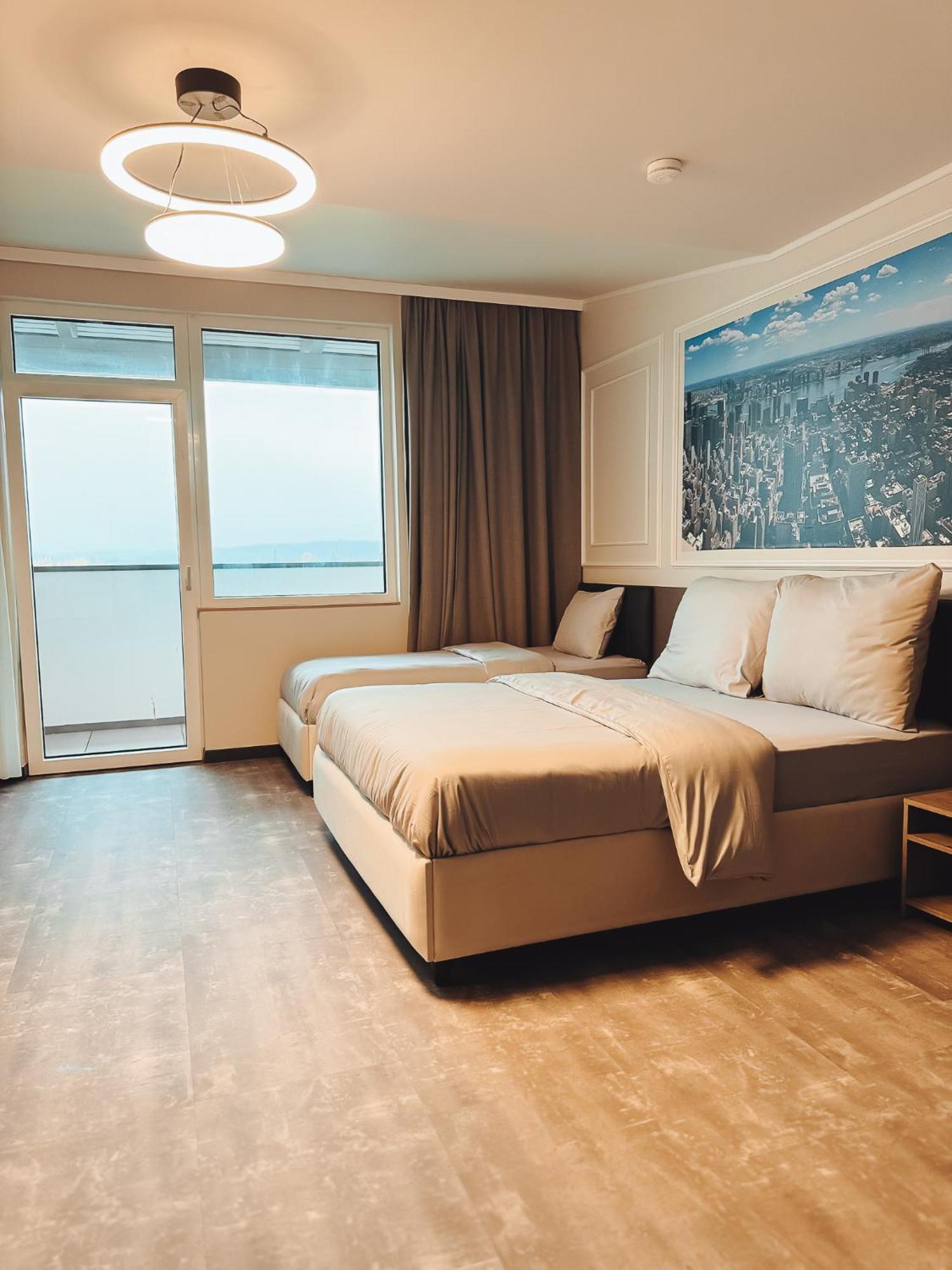F Hotel 24H Check-In 赫尔兴 外观 照片