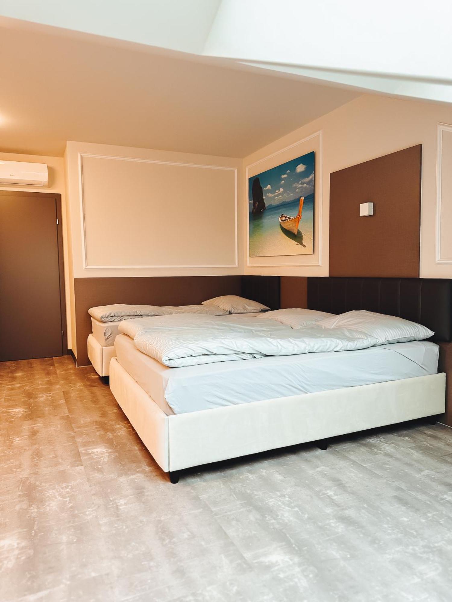 F Hotel 24H Check-In 赫尔兴 外观 照片