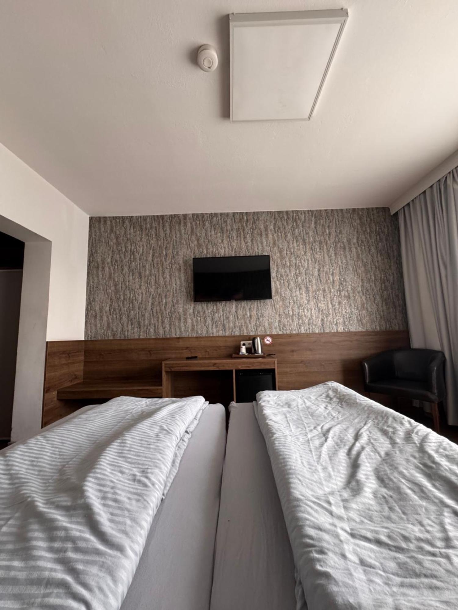 F Hotel 24H Check-In 赫尔兴 外观 照片