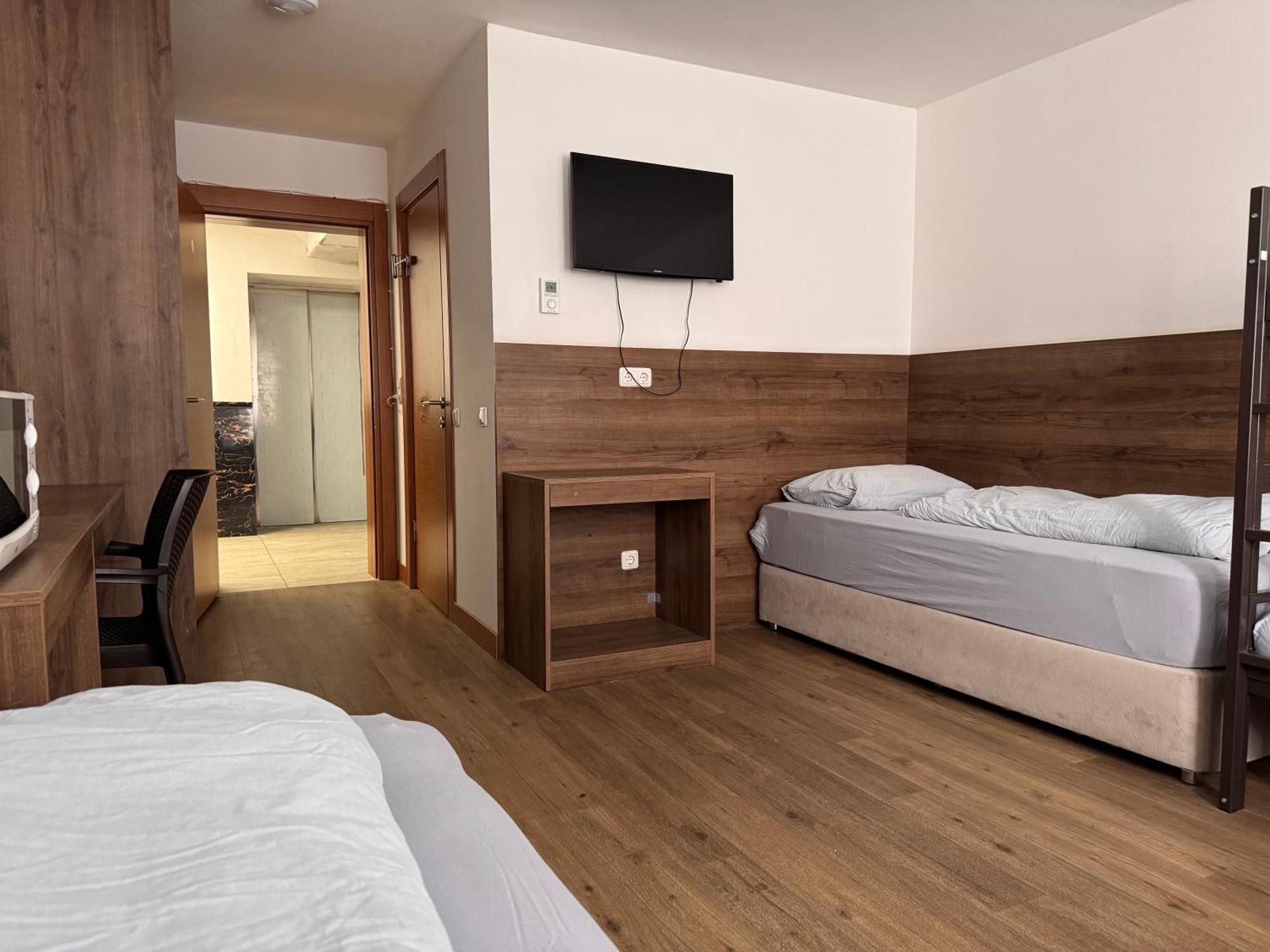 F Hotel 24H Check-In 赫尔兴 外观 照片